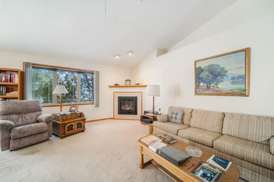 4209 Elmwood Ct, Sheboygan, WI 53081 - Image #3