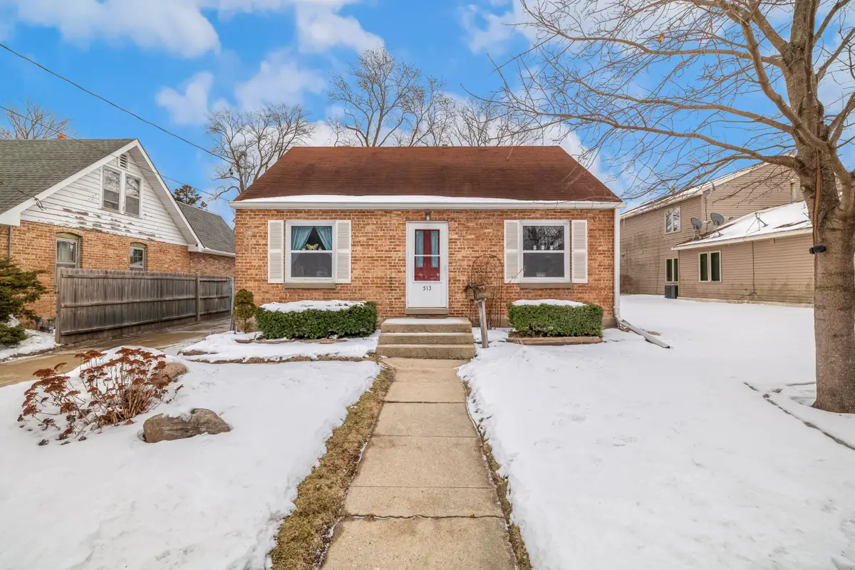 513 Sugar Creek St, Delavan, WI 53115 - #1