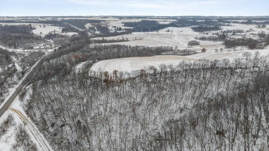 E8527 Nelson Rd, Kickapoo, WI 54652 - #3