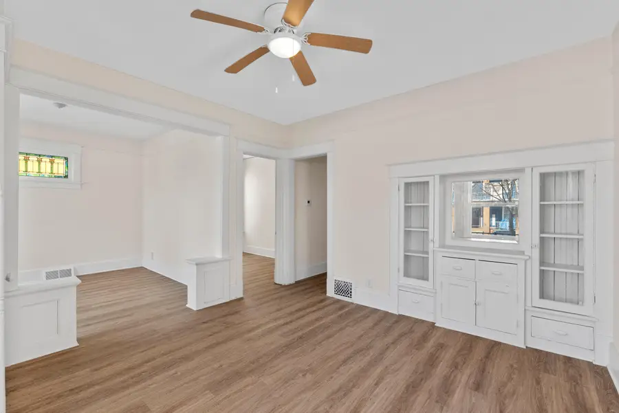 3527 W Branting Ln, Milwaukee, WI 53215 - Image #2