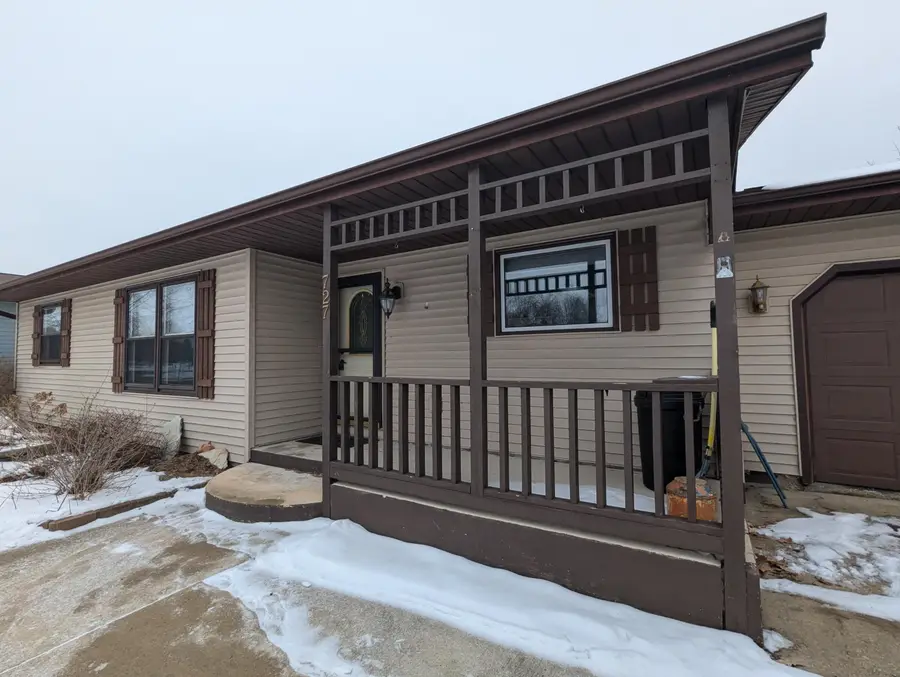 727 Margaret St, Sparta, WI 54656 - #2