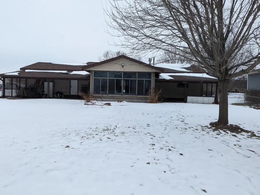 727 Margaret St, Sparta, WI 54656 - #3