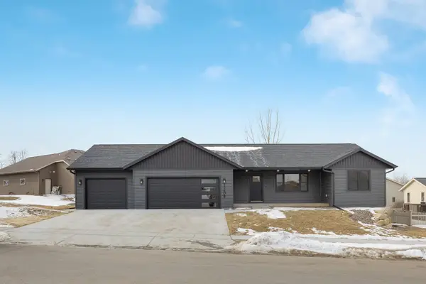 1508 Pioneer Dr, Holmen, WI 54636