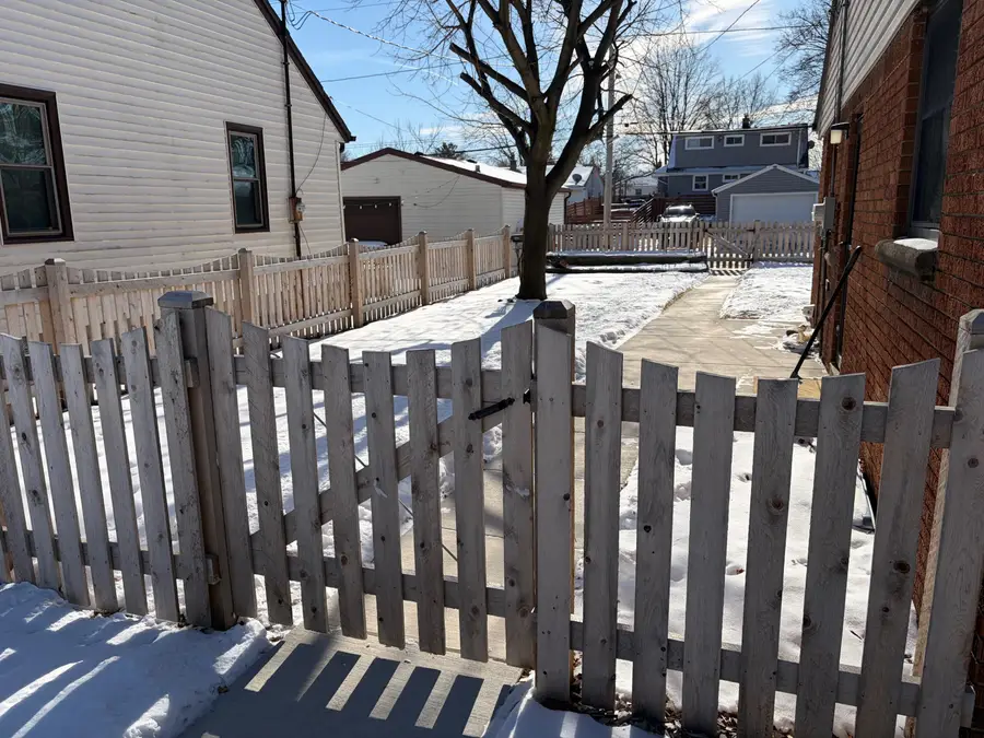 6411 W Cleveland Ave, Milwaukee, WI 53219 - #3