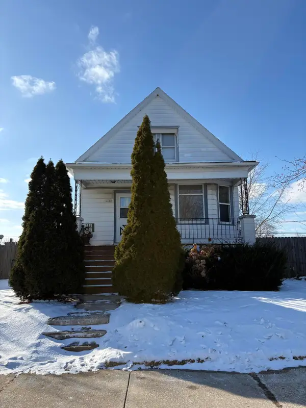 3543 S 17th St, Milwaukee, WI 53221