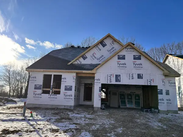 1141 Mt. Vernon Dr, Hartford, WI 53027