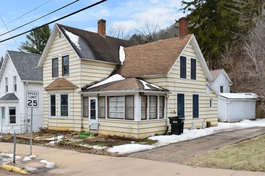 247 North St, Fountain City, WI 54629 - #2