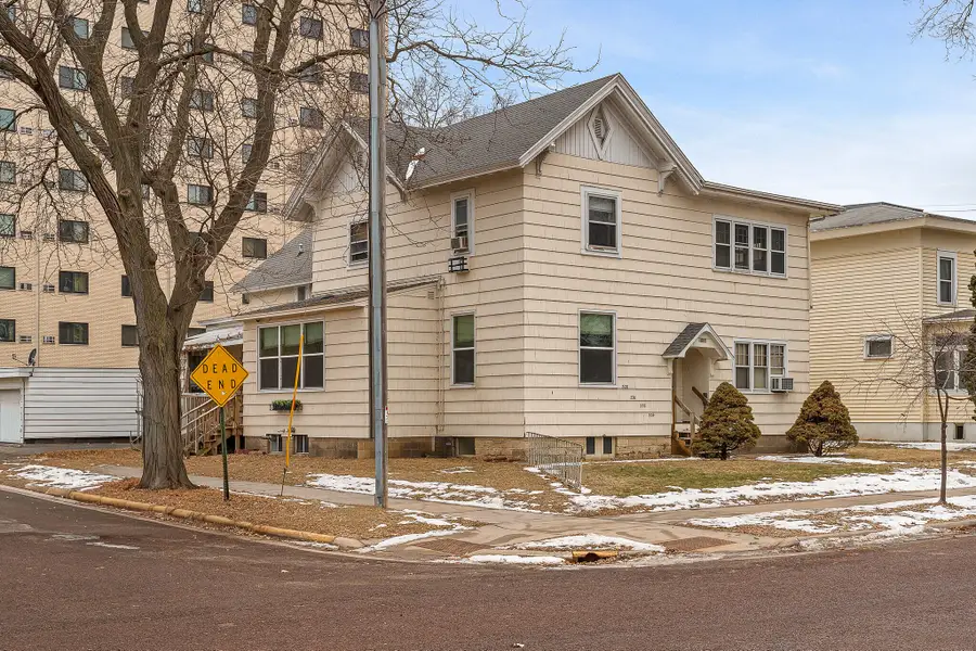 328 8th St S, La Crosse, WI 54601 - #2