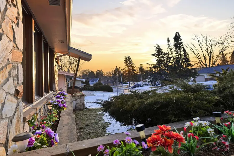 1718 Poplar Ave, South Milwaukee, WI 53172 - #3