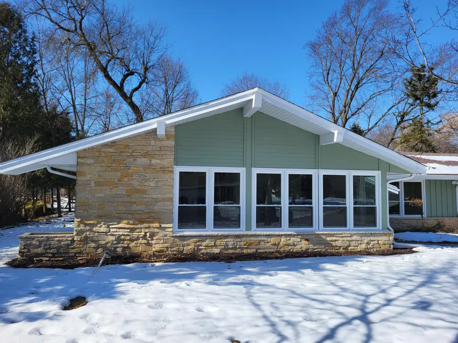 2465 Lionel Ct, Brookfield, WI 53045 - #2