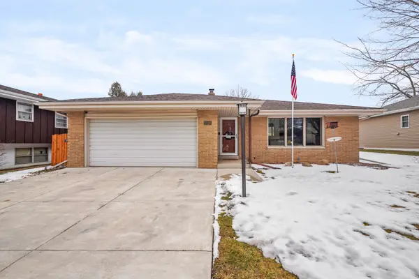 3326 Monarch Dr, Racine, WI 53406