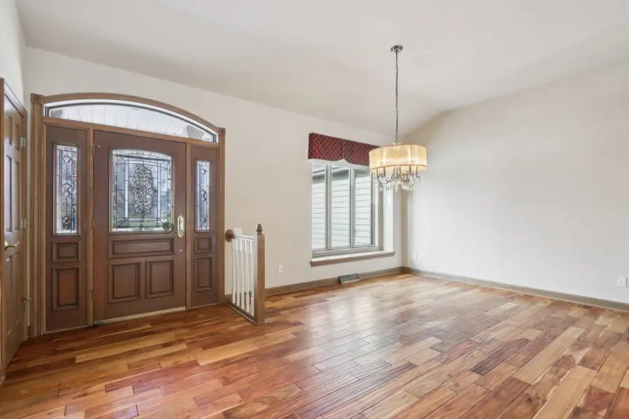 6748 S Yale Dr, Franklin, WI 53132 - #2