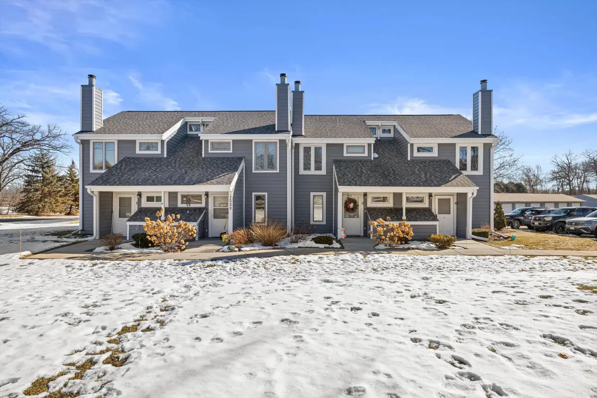 1523 Grandview Ct, Dover, WI 53139 - #1