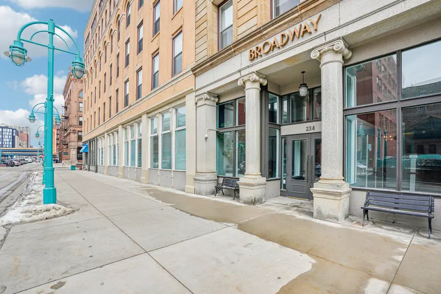 234 N Broadway, Milwaukee, WI 53202 - #3