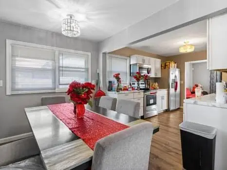 6918 W Grantosa Dr W, Milwaukee, WI 53218 - #2