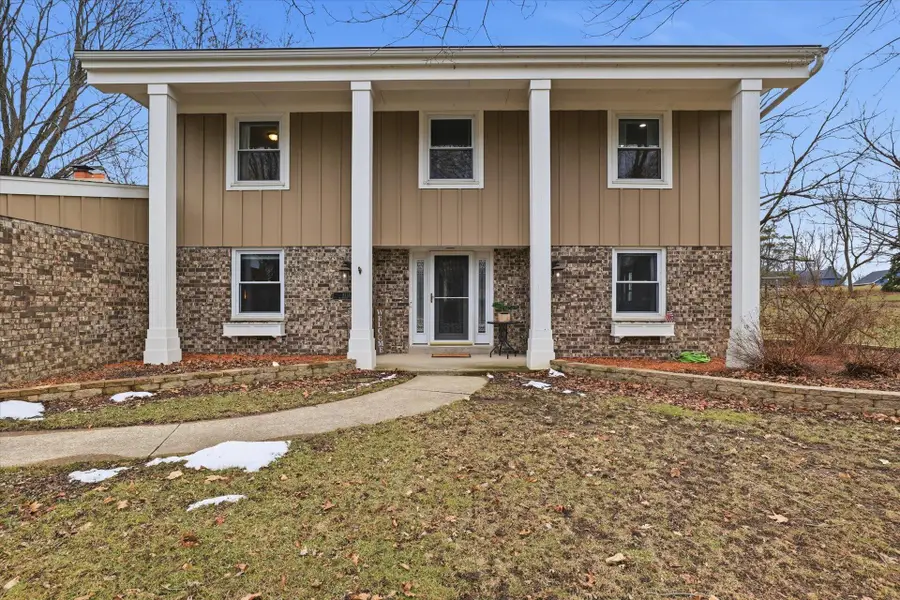 8755 W Meadow Ln, Franklin, WI 53132 - #2