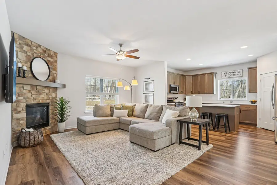 532 Wild Oak Rd, Hartland, WI 53029 - #2