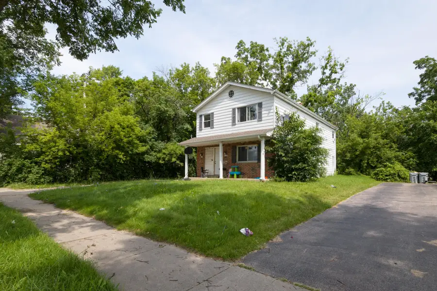 4614 W Mill Rd, Milwaukee, WI 53218 - #2