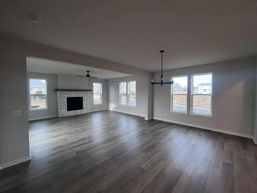 N101W16938 Tanglewood Dr, Germantown, WI 53022 - #3