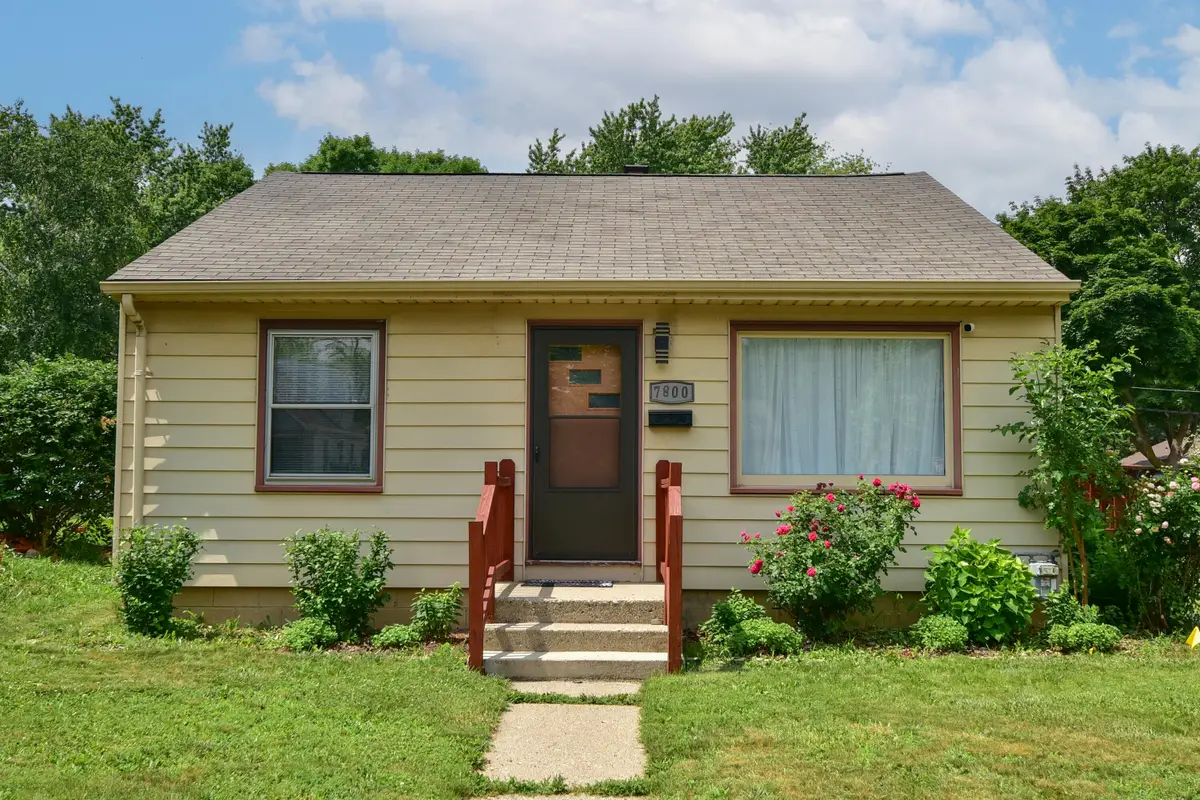 7800 W Palmetto Ave, Milwaukee, WI 53218 - #1