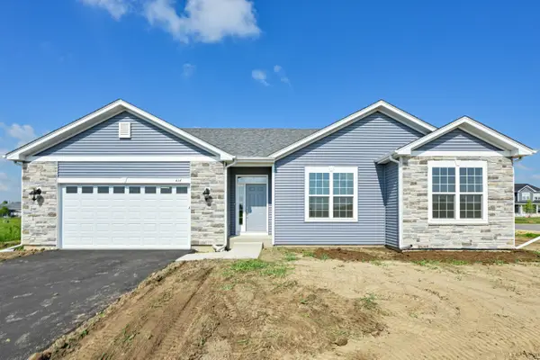 405 Manchester Dr, Williams Bay, WI 53191