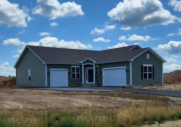 408 Manchester Dr, Williams Bay, WI 53191