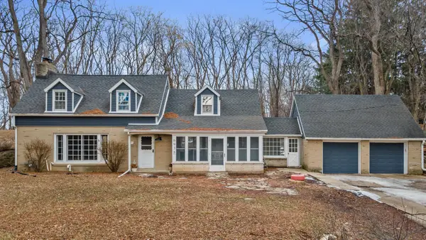 W204N6938 Lannon Rd, Menomonee Falls, WI 53051