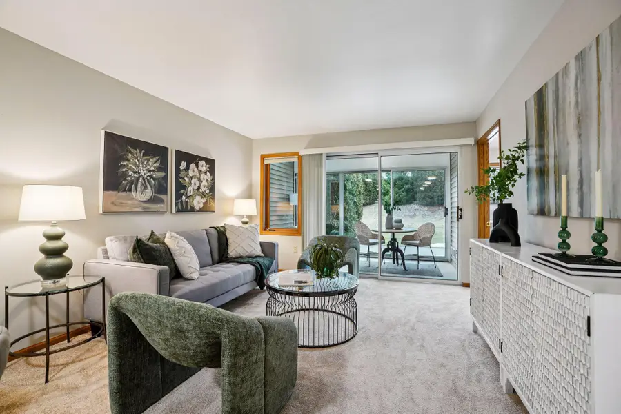 210 Hartford Sq, Hartford, WI 53027 - #2