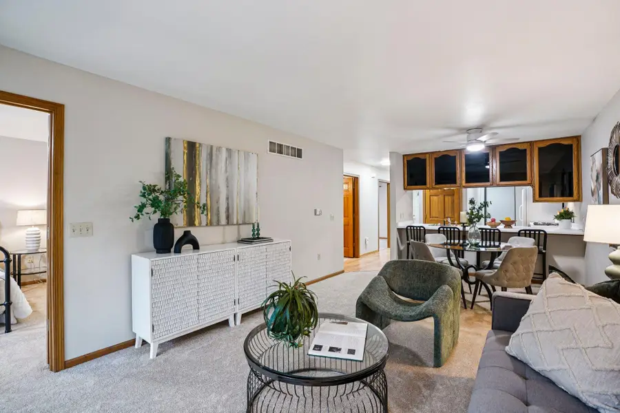 210 Hartford Sq, Hartford, WI 53027 - #3