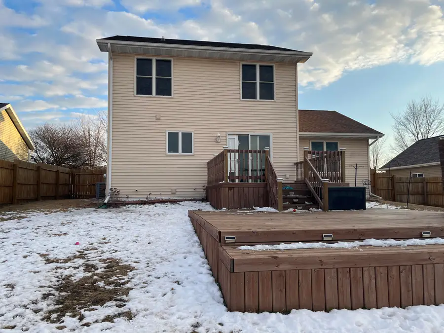 1240 Peninsula Ln, Whitewater, WI 53190 - #2