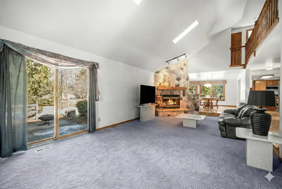 W342N6303 Kathy Dr, Okauchee Lake, WI 53066 - #3