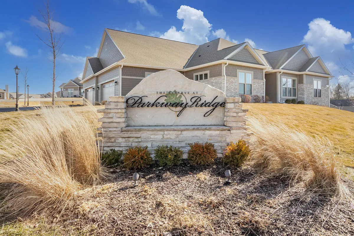 N28W25285 Madeline Blvd, Pewaukee, WI 53072 - #1