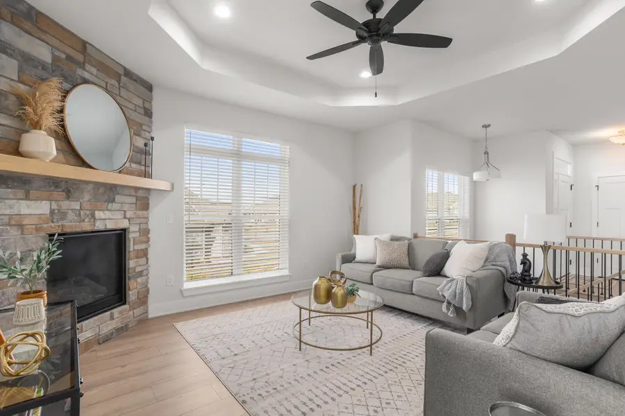 N28W25285 Madeline Blvd, Pewaukee, WI 53072 - #2