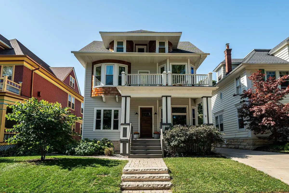 2741 N Hackett Ave, Milwaukee, WI 53211 - #1