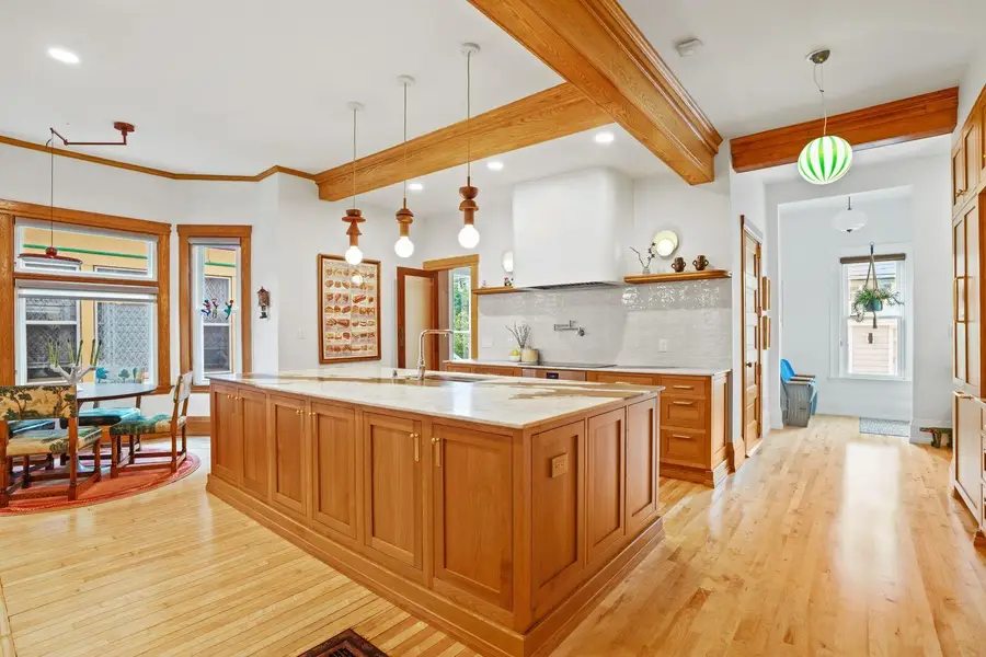 2741 N Hackett Ave, Milwaukee, WI 53211 - #2