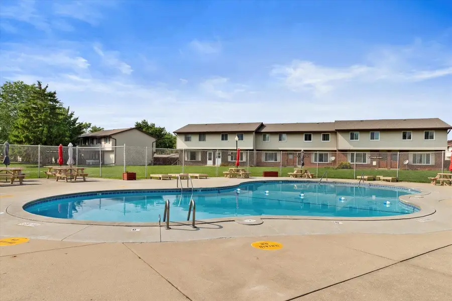 W163N11527 Windsor Ct, Germantown, WI 53022 - #3