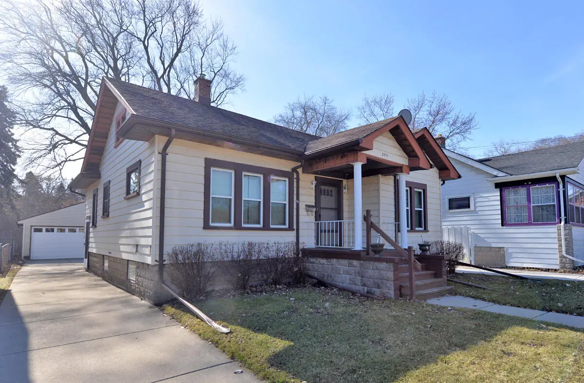 2211 Rupert Blvd, Racine, WI 53405 - #1