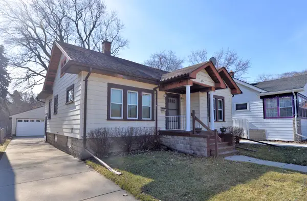 2211 Rupert Blvd, Racine, WI 53405