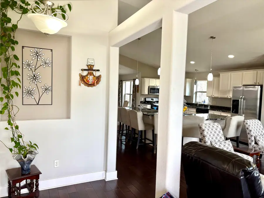 6183 S 40th St, Greenfield, WI 53221 - #3