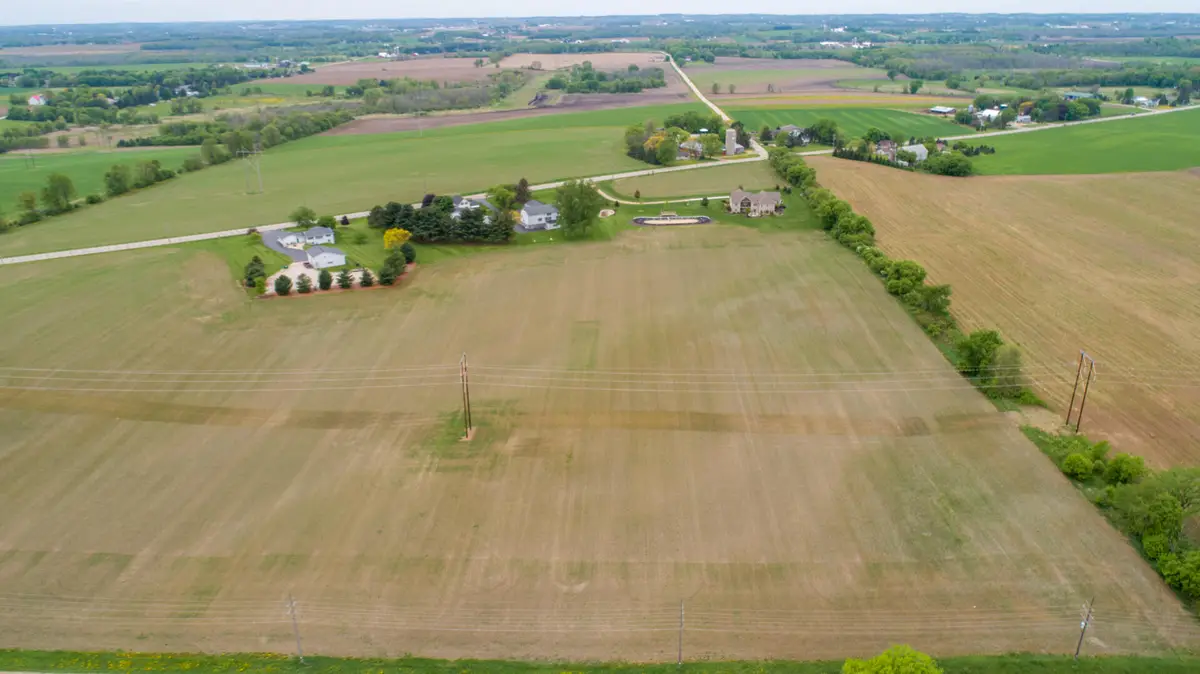 LT2 Kettle Moraine Rd, Hartford, WI 53027 - #1