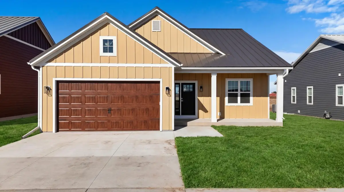 112 Luxembourg Brotherhood Blvd, Belgium, WI 53004 - #1