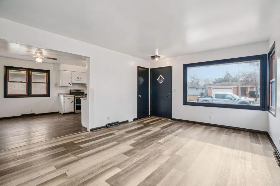 8610 W Potomac Ave, Milwaukee, WI 53225 - #2