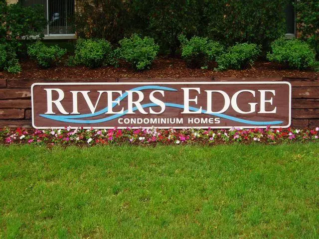 4050 W Rivers Edge Cir, Brown Deer, WI 53209 - #2