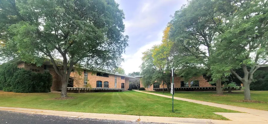 4050 W Rivers Edge Cir, Brown Deer, WI 53209 - #3