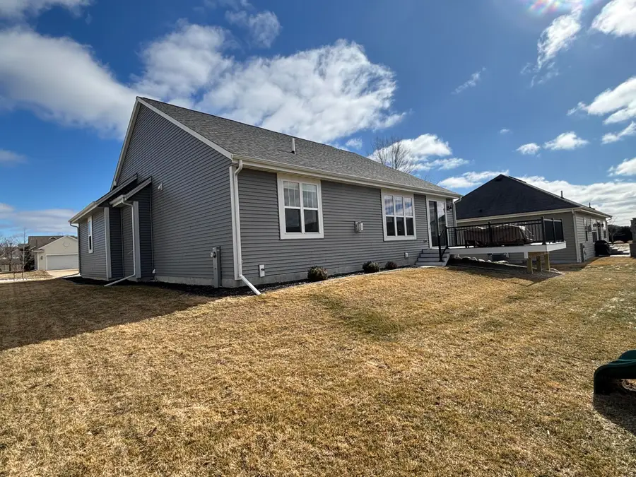 615 Lambert Dr, Slinger, WI 53086 - #2