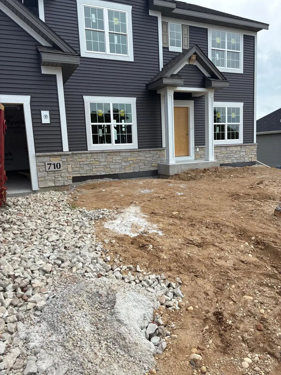 710 Brockway Dr, Mukwonago, WI 53149 - #3