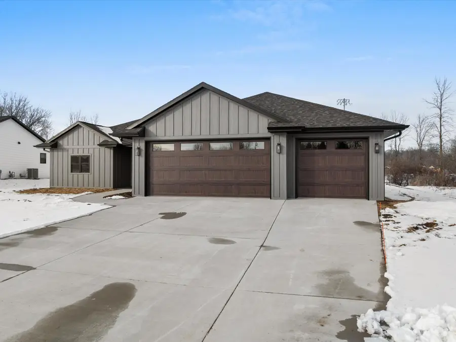 113 Parkview Dr, Whitelaw, WI 54247 - #3