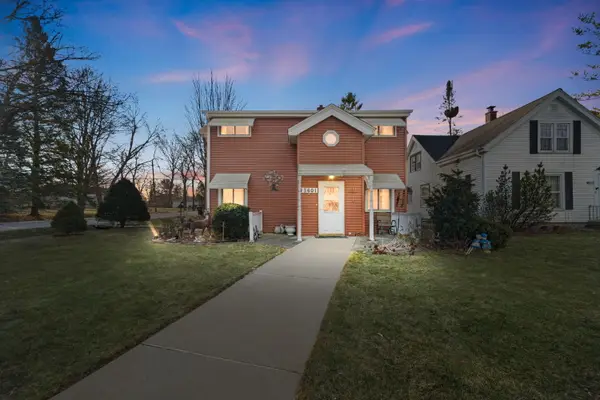 13601 W Prospect Dr, New Berlin, WI 53151