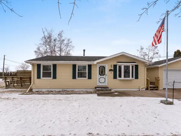 1604 Holly Dr, Manitowoc, WI 54220