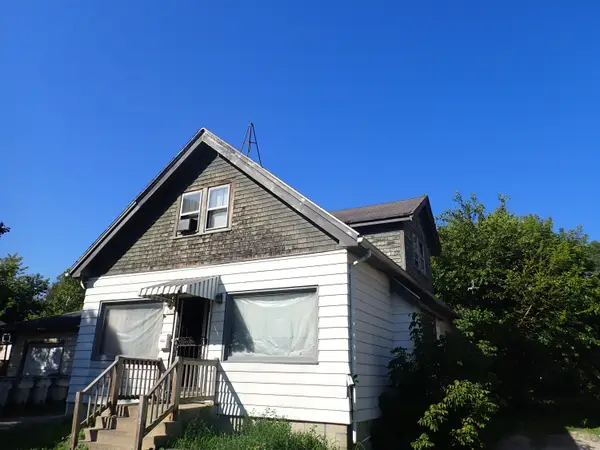 4745 N 48th St, Milwaukee, WI 53218